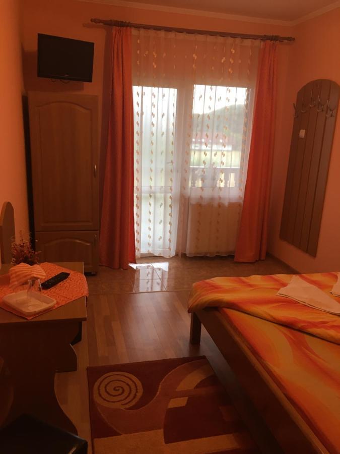 Casa Bambi Hotel Совата Екстериор снимка