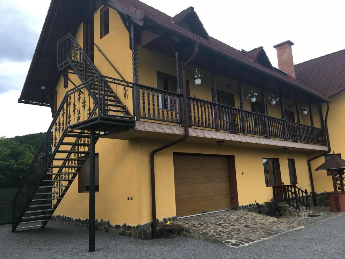 Casa Bambi Hotel Совата Екстериор снимка