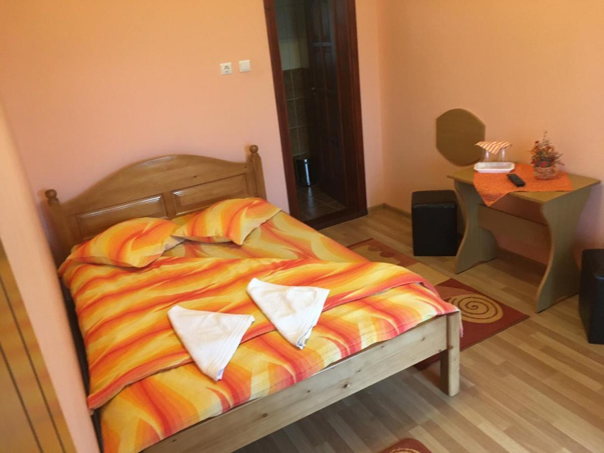 Casa Bambi Hotel Совата Екстериор снимка