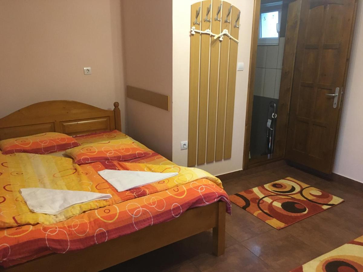 Casa Bambi Hotel Совата Екстериор снимка