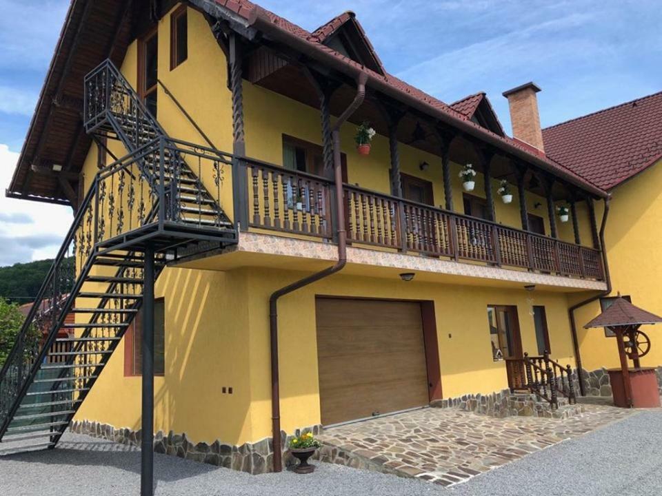 Casa Bambi Hotel Совата Екстериор снимка